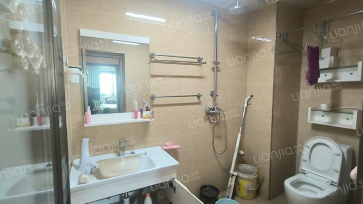 团结小区 4室2厅 南 北-卫生间B