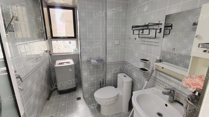 范阳路，北新家园 全南两居 中高楼层采光好 看房方便-卫生间