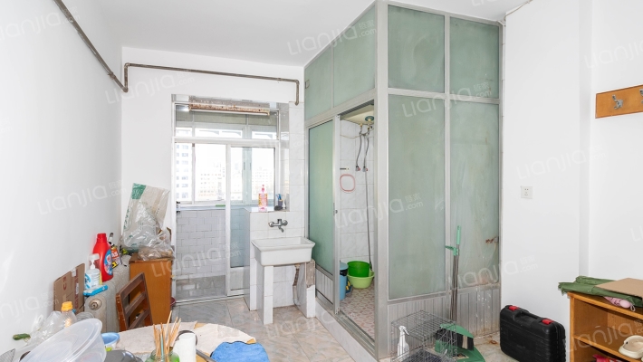 青年湖小区二手房实景图