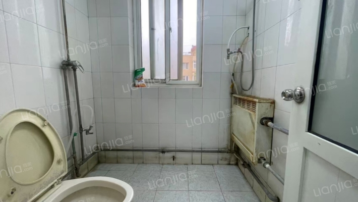 物探家属院  品质小区 集中供暖 业主急售 价格可谈！-卫生间