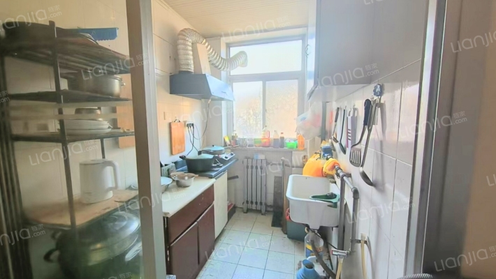 涿州开发区东兴南街南北两居室简单装修满五年-厨房