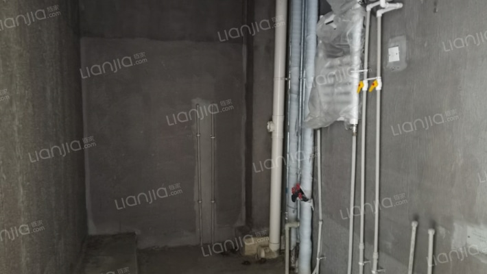 鸿坤理想尔湾 3室2厅 南 北-卫生间A