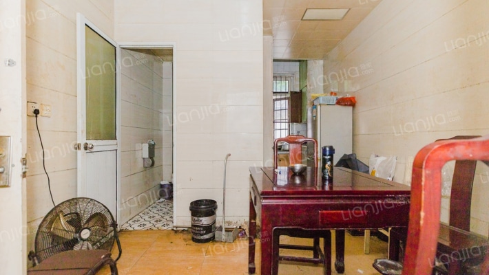 气象局小区二手房实景图