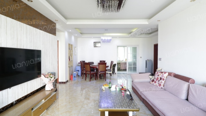 三江新区 太阳岛精装三居室，家具家电齐全 拎包入住-客厅