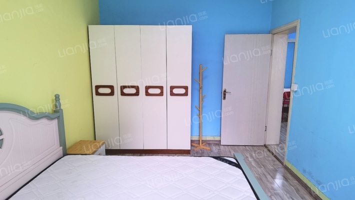 较场坝西街64号二手房实景图