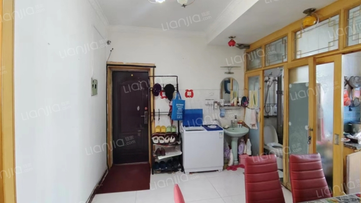 满五唯一南北三居室 总价低 2层-客厅