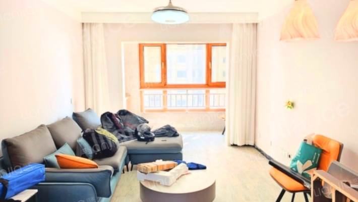 格局好，楼层好，精装修 高夫球场里的高层 环境好-客厅