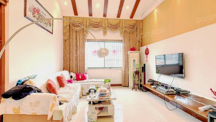 龙晶河滨花园二手房实景图