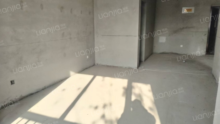 智高常春藤C区二手房实景图