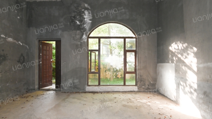 御湖半山二手房实景图