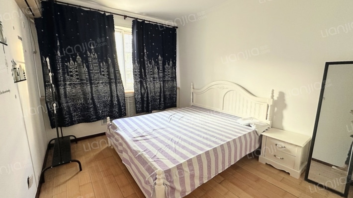 此房南北通双透格局好，自住装修-卧室B