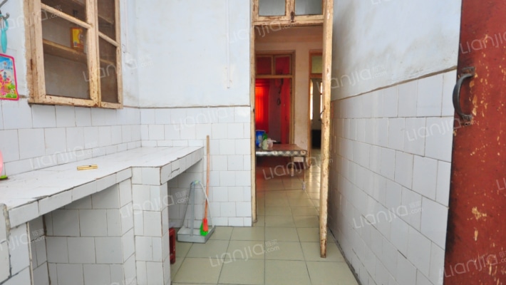 房子位于七一路市中Xi 房屋干净整洁  随时看房-厨房