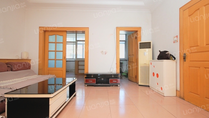 东新公寓二手房实景图