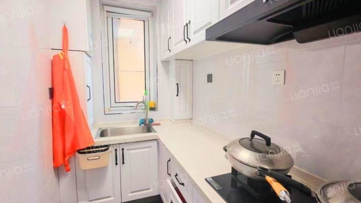 精装修好位置两居室  全天采光无遮挡-厨房