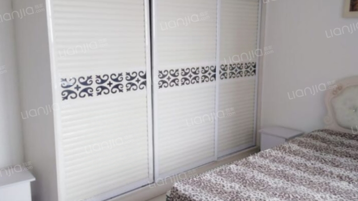 南关房本满二配套齐全大户型三世同堂-卧室A