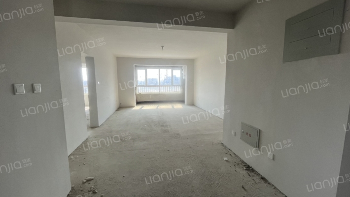 一梯两户小洋房，南北通透，采光视野，交通便利。-餐厅