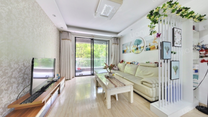 新天地河滨花园二手房实景图