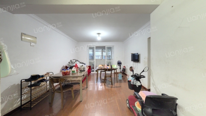 海霞新苑二手房实景图