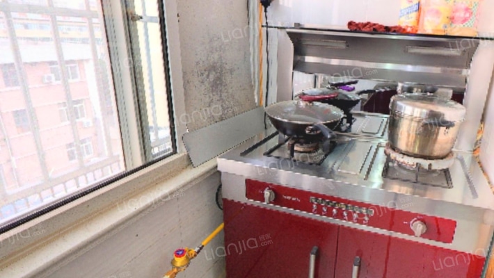 板楼社区单位住房 集中供暖 通透两居 户型方正-厨房