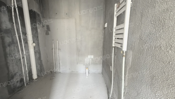 鸿坤理想湾南区 4室2厅 南 北-卫生间C