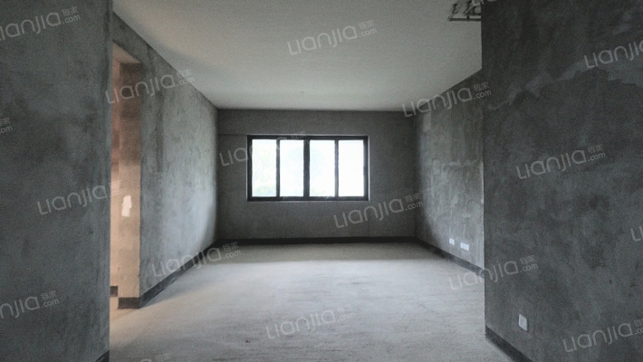此房跃层户型下跃地下室5.6米层高，丽雅品质值得信赖-客厅
