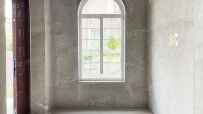 柏林顿水郡 独栋别墅 毛坯 大院子 边户-楼梯间