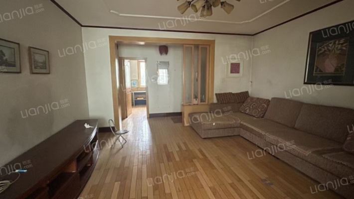 范阳路 物探二号院，南北通透三居室中间楼层-客厅