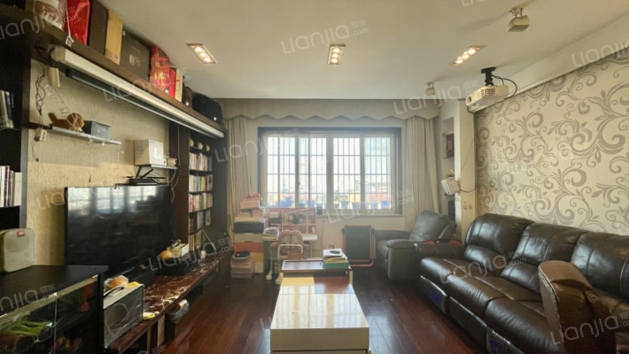 金发佳苑二手房实景图