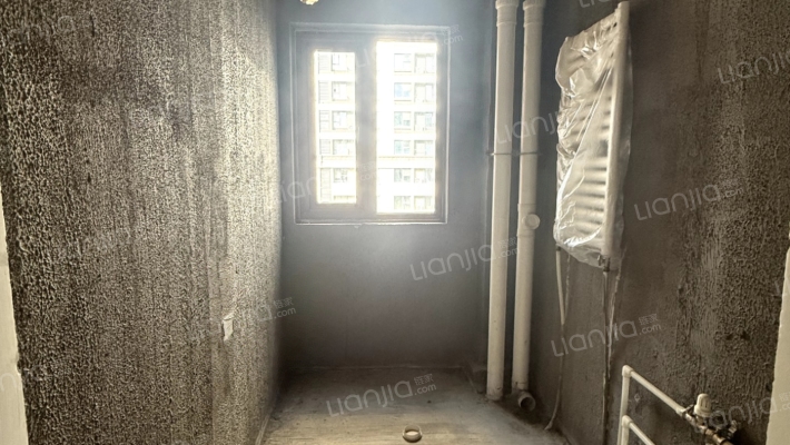 鸿坤理想尔湾 3室2厅 南 北-卫生间B