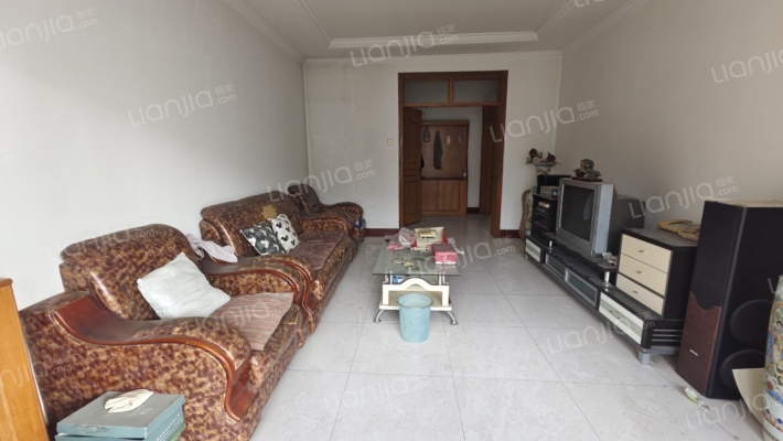 东兴小区，满五唯一，中间楼层，采光好视野好，简装。-客厅