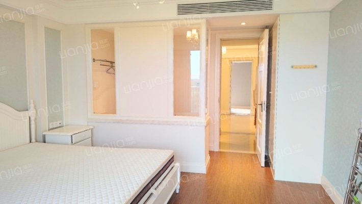 绿城蓝湾小镇·棕榈苑二手房实景图