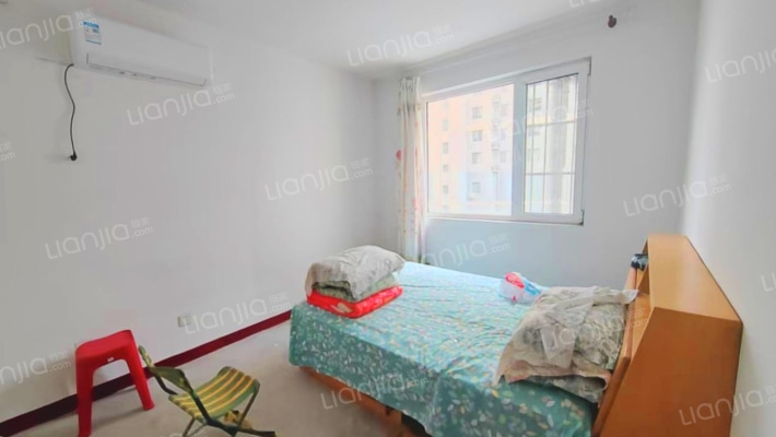 此房是全阳大两居，全天采光。客厅，卧室朝阳。-卧室A