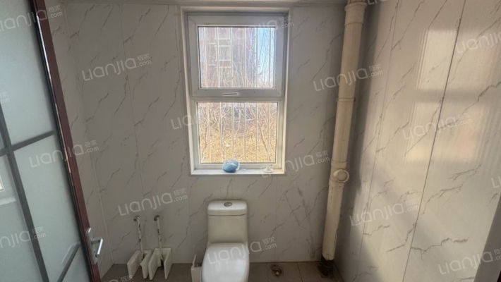 集中供暖 全天采光无遮挡 房本满二 107国道旁出行方便-卫生间A