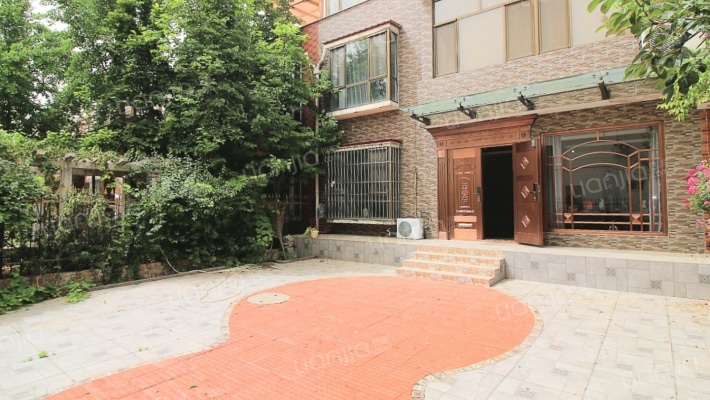 军欣别墅 带花园  满二精装修  停车方便-花园