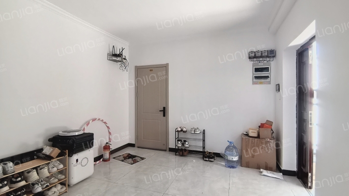 闲景荷居二手房实景图