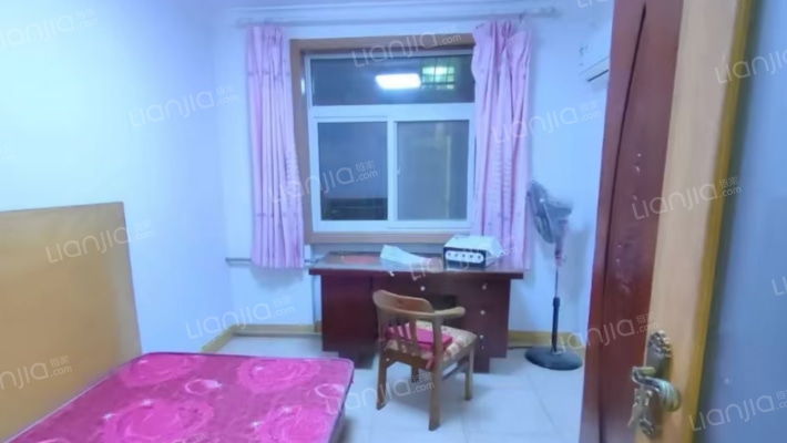 南北通透户型  七十年产权  低楼层-卧室A