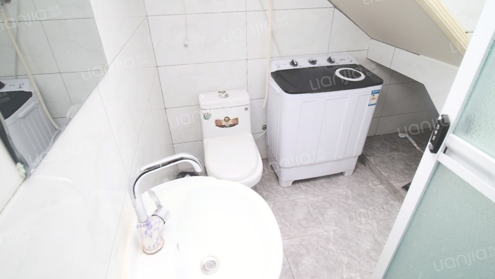 青城公寓 房子精装修可随意 可以商用可以居住-卫生间