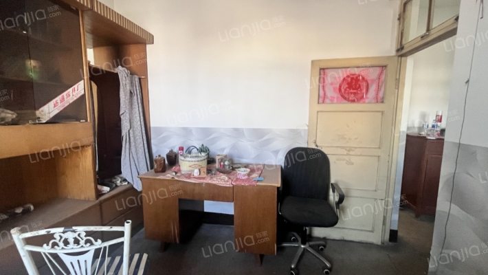 173单位房 集中供暖 采光好 满五唯一 南北通透-卧室A