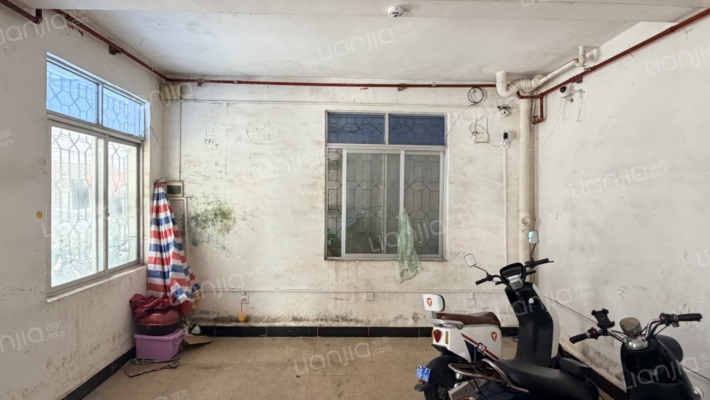 张屋村二手房实景图