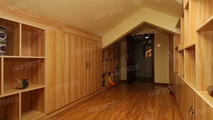 鸿坤理想湾洋房跃层 南北通透四居室 看房方便 精装修-卧室D