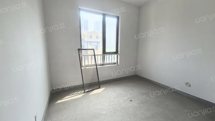鸿坤理想湾南区 4室2厅 南 北-卧室C