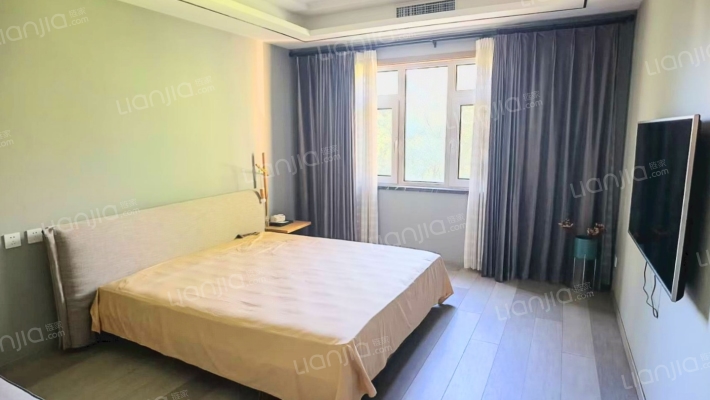 急售临湖大独栋别墅，精装修，价格美丽，风景独好-卧室C