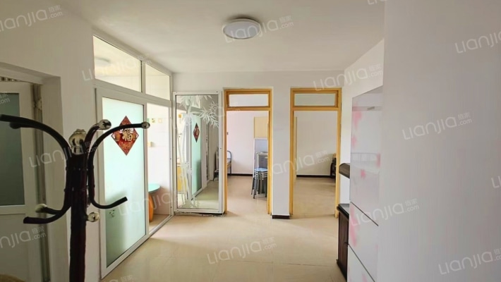 此楼位于范阳旁，地理位置繁华，板楼公摊小-餐厅