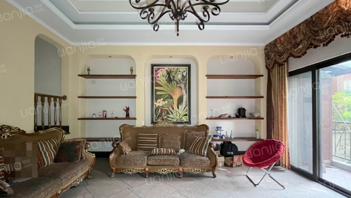 龙湖蓝湖香颂二手房实景图