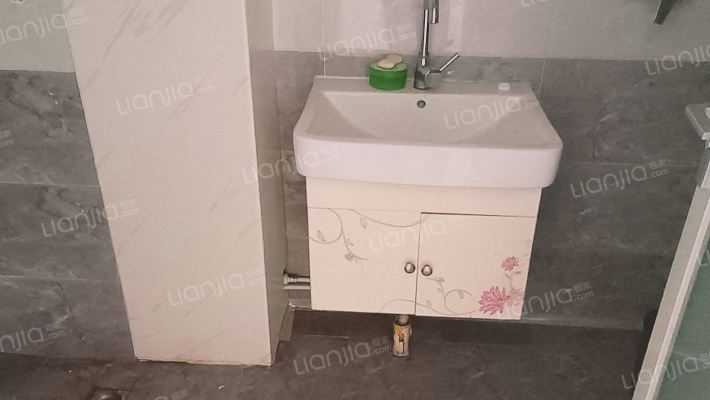 70年大产权公寓，开间，集中供暖，房本满五-卫生间