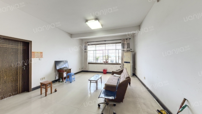 信华房产二手房实景图