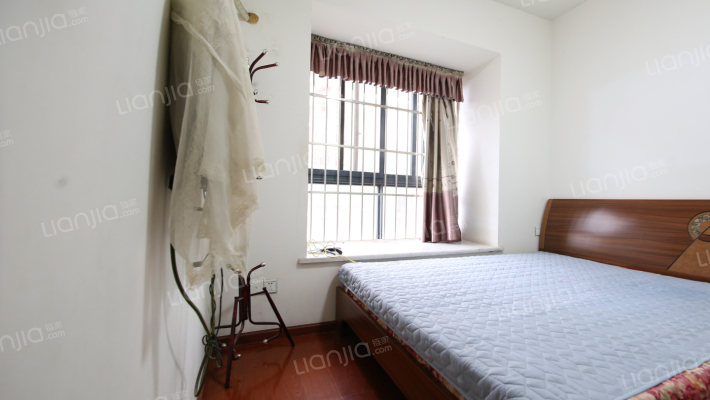 标准 三房拎包入住 居住方便舒适 价格美腻-卧室B