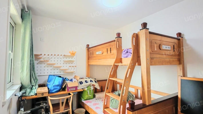 70年大产权，房证满二，次新房，通勤北京，交通方便。-卧室B