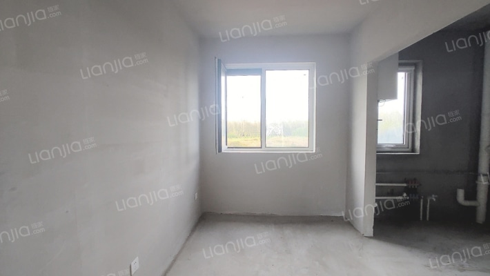 此房进京方便，房证满二税少，南北通透，明厨明卫-餐厅