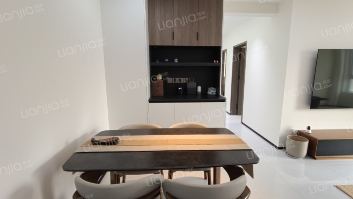 急售铂悦山精装三居，全屋智能家电，价格美丽。-餐厅